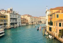 Tourists Fall Into Venetian Canal After Gondola Capsizes