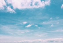 Italian PM Defends Private Lidos