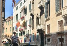 Gondola Service Resumes on Venice Canals