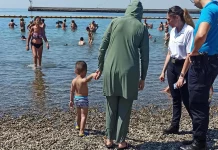 Muslim Women Stopped From Swimming In Pedocin Beach