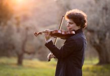 Augustin Hadelich to Enchant Trieste with Unique Violin Performance