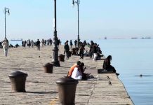 Spring Sunshine Draws Crowds to Trieste’s Molo Audace