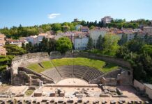 Trieste Police Link Slovenian National to Defamatory Placards at Consulate