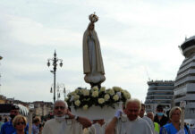 In Trieste, a Marian Procession Takes to the Sea