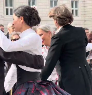 Sunlit Waltzes Bring Imperial Elegance to Trieste’s Piazza Unità
