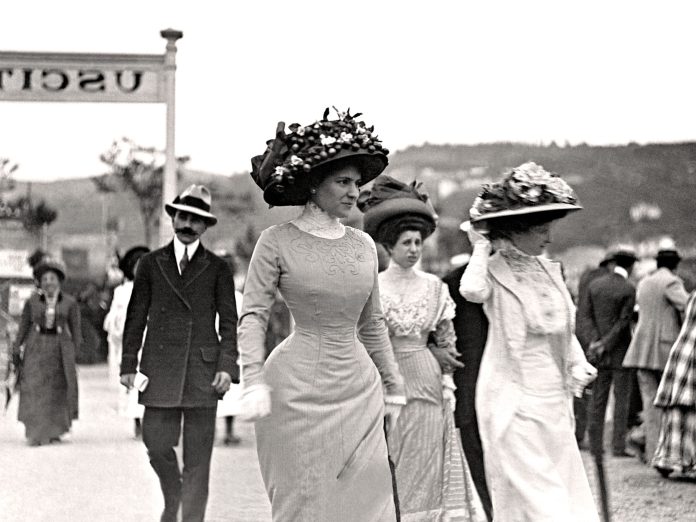 VOLTI DI DONNA - v64 27 IPPODROMOuscita copia