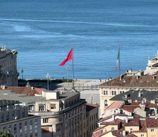 Italy Opens School Enrollment as Families Make Final Choices