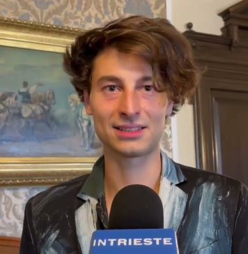 Trieste Honors Violinist Pierpaolo Foti With City Bronze Medal